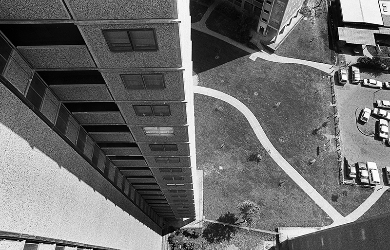 Life in an Inner Melbourne Housing Estate, 1986: Australia : Richard Moore : Journalist : Photographer :